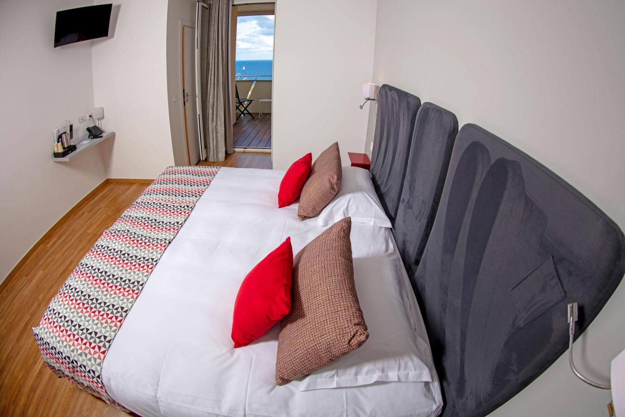 Hotel Mediterranee Calvi  Ngoại thất bức ảnh