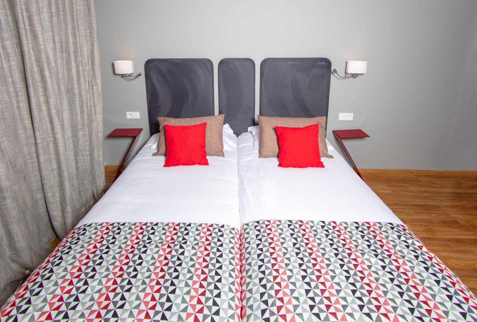 Hotel Mediterranee Calvi  Ngoại thất bức ảnh