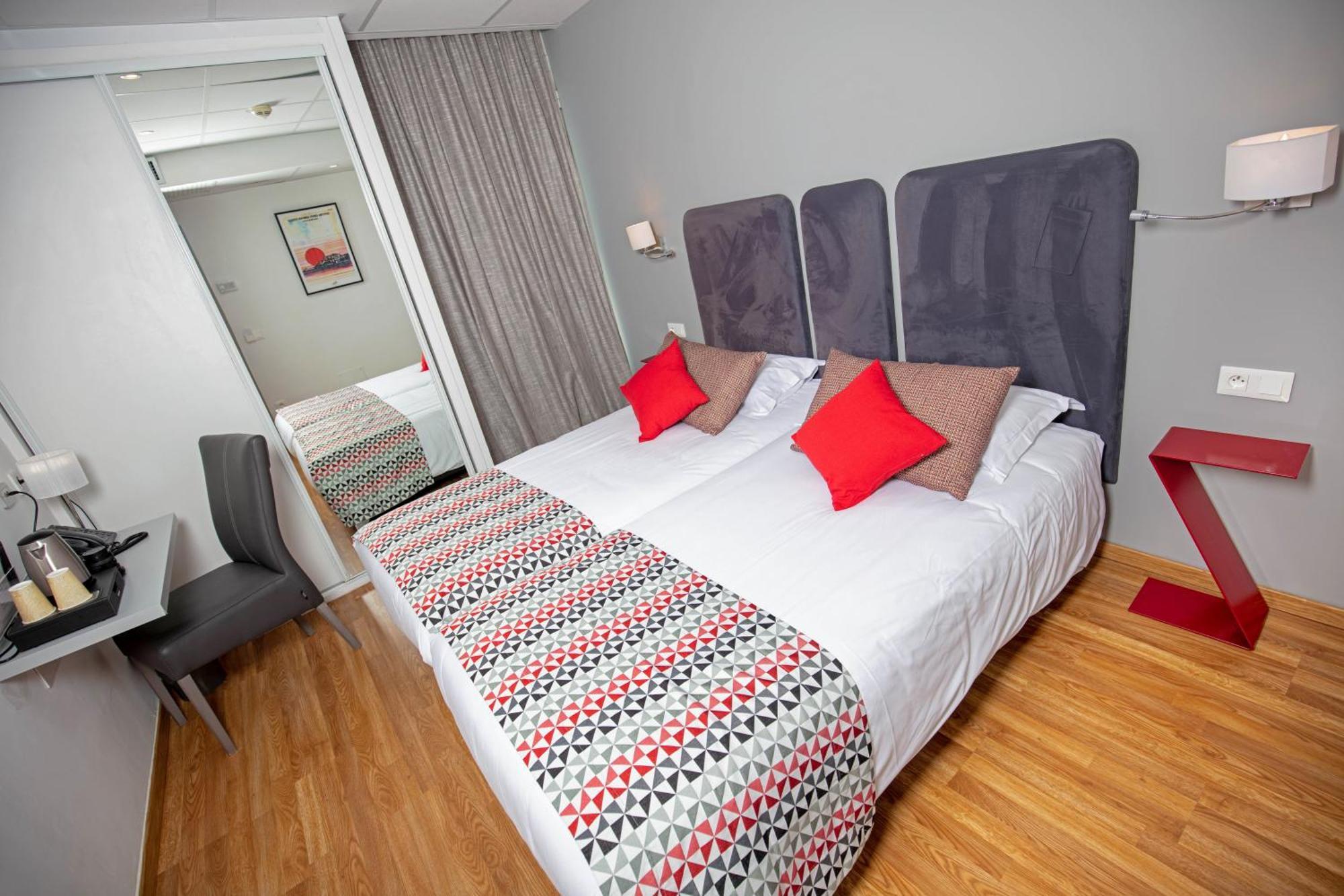 Hotel Mediterranee Calvi  Ngoại thất bức ảnh