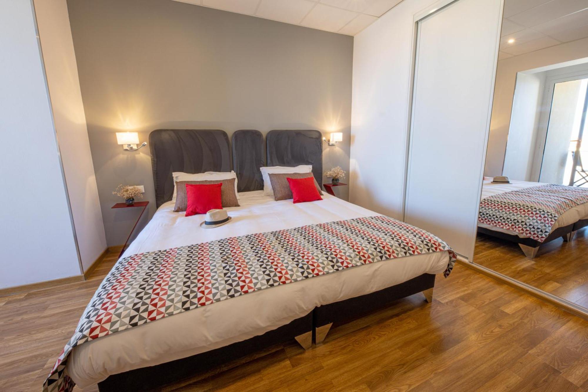 Hotel Mediterranee Calvi  Ngoại thất bức ảnh