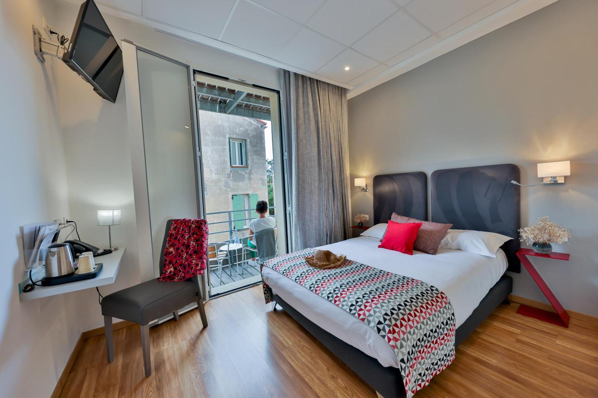 Hotel Mediterranee Calvi  Ngoại thất bức ảnh