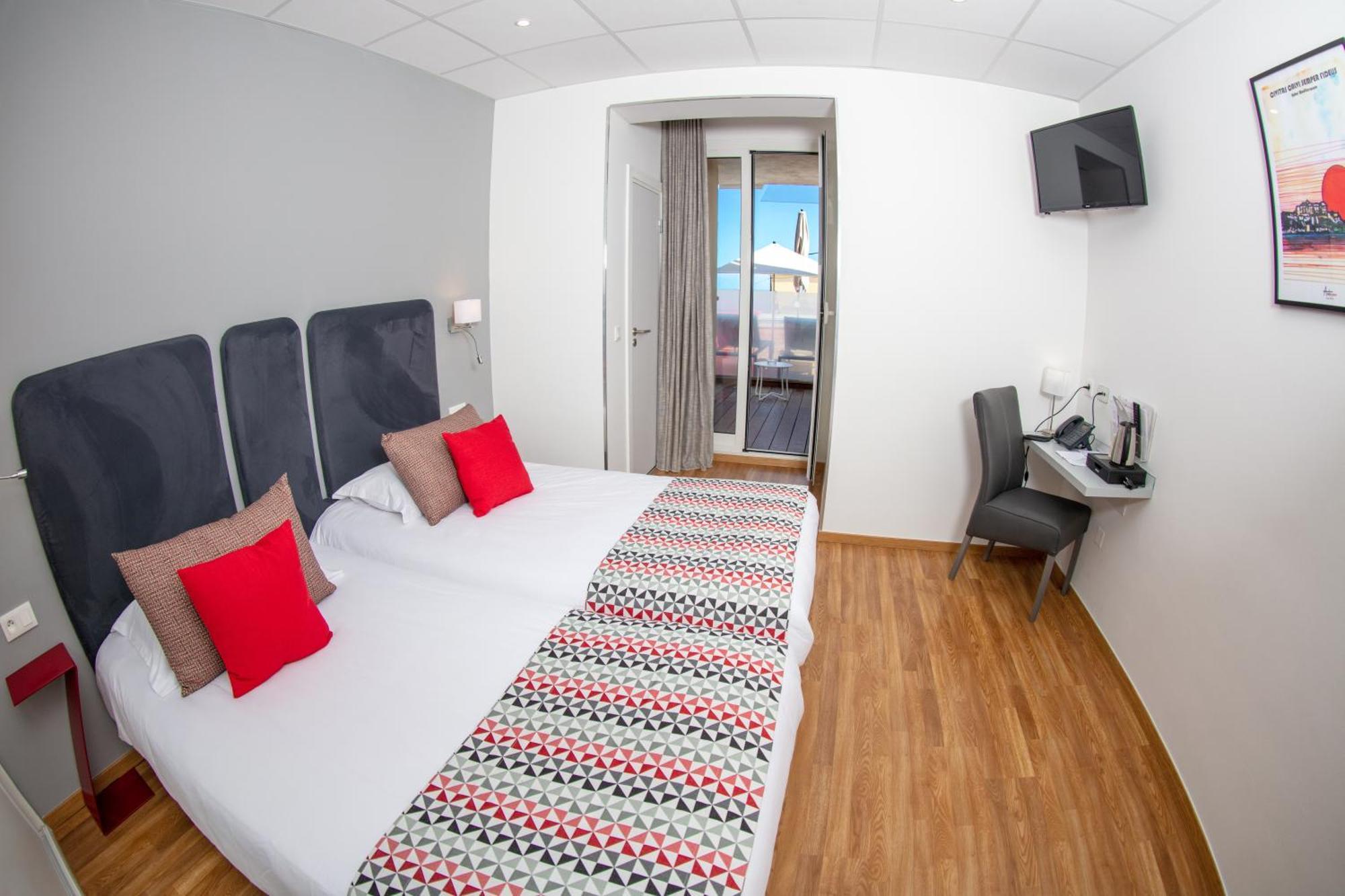 Hotel Mediterranee Calvi  Ngoại thất bức ảnh